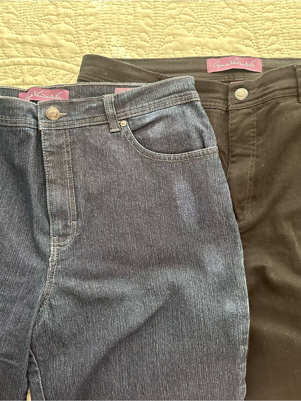 Gloria Vanderbilt Sz 14 Amanda 2 Pair Jeans Denim Blue and Black